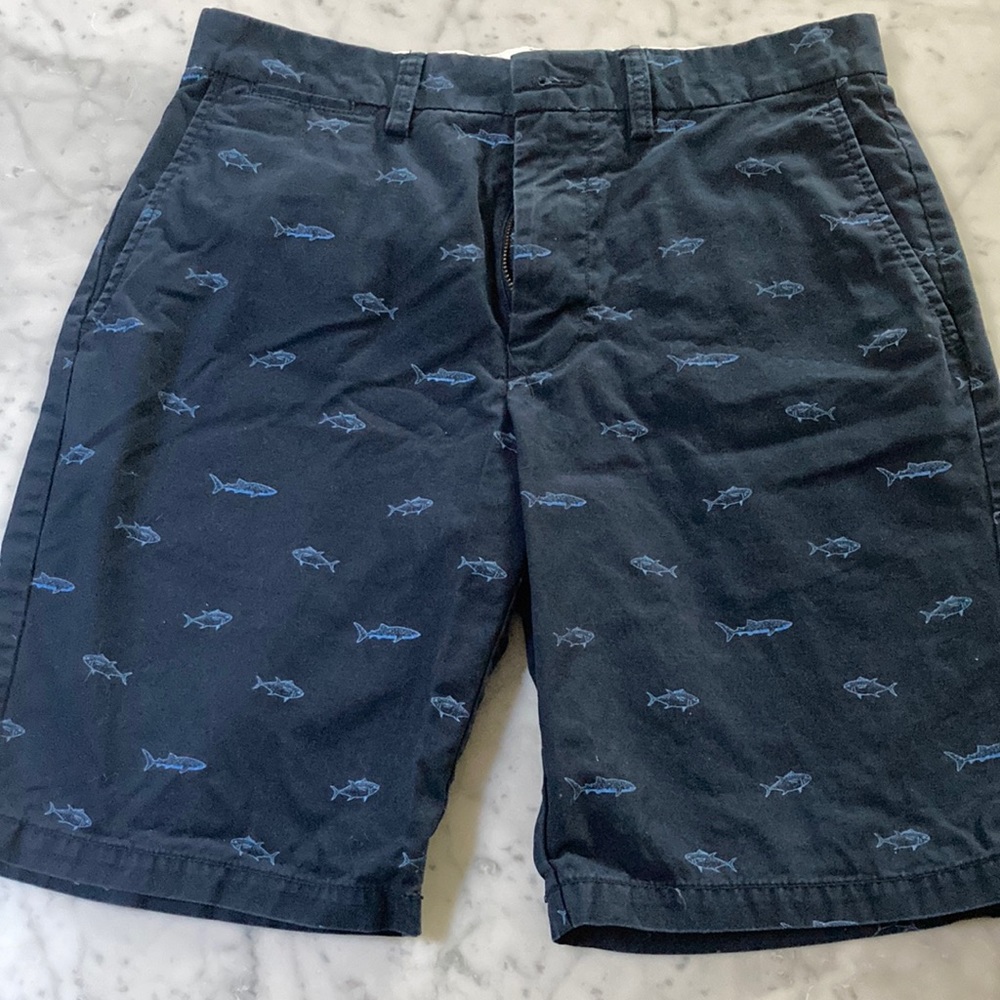 Perfect condition flat front chino with fish print. So fun for summer!!